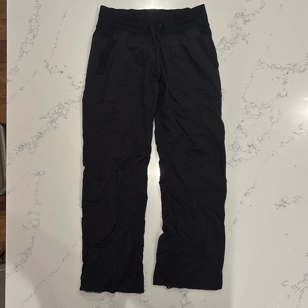Lululemon Dance Studio Mid-rise pant — short